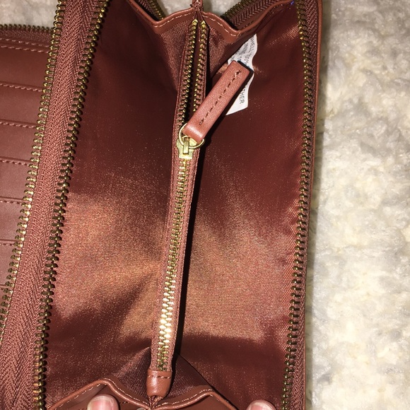 Joy & Iman Leather Wallet - Picture 5 of 8